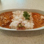 Bedford Market - 【2016.12.26(月)】コンビネーションカレー(バターチキン＋海老のレッドタイ)890円