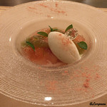 カーサ・デル・チーボ - 白桃のマリネと白桃のジュレに牛乳のジェラートを添えて