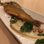 カーサ・デル・チーボ - 八戸産の天然鮎のコンフィ