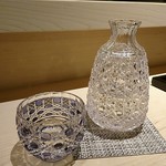 鮨 ます田 - 徳利もお猪口も素敵な日本酒