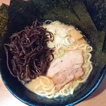 豚骨ラーメン ぜろや - ラーメン並＋のり・きくらげ増し