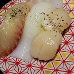 回し寿司 活 美登利 - 鯛＋烏賊＋ホタテ
