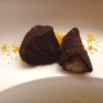 MENSHO - 炭化したネギを纏ったホタテ