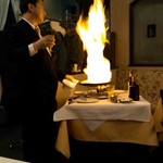 菊水 - オーナー自らするフランベ
