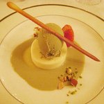 フランス料理 ル・トリアノン - ('10/12)デザート　ピスタチオ風味のアイス