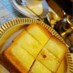 Suzuya - ホットコーヒーとオープンチーズトースト
