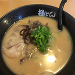 極とんラーメン - 