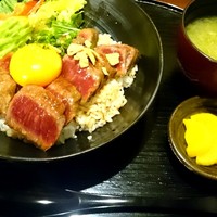 馬刺しと焼き鳥 グルマン三年坂 - 肉ビストログルマン 阿蘇あか牛ステーキ丼 fromグリーンロール