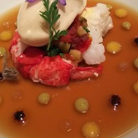 ロドラント ミノルナキジン - (2016年12月　訪問)オマール海老、白人参ムース添え、甲殻類のコンソメ。複雑な香りの妙。