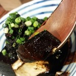 新橋ときそば - 肉どうふ、リフトアップ。