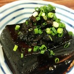 新橋ときそば - 名物、肉どうふ　５９４円。