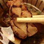 蕎麦料理 すみや - 炙り鶏と木野子のせいろの鶏肉。