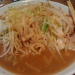 馬車道ヌードル トマトスタジオ - 麺のアップ2