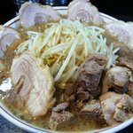 ダントツラーメン - ラーメン並（野菜・脂・濃さ：普通） ＋ 豚増し ＋ 味玉入