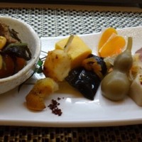 鮨おかだ - ◆最初にお料理の盛り合わせが出されます。これだけで飲めますね。^^
