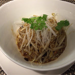 施家菜 - ドウマン蟹の豆豉醬炒めのタレを使った撈麺。(ハーフサイズ)