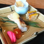 たまさか - 鰆の柚子卸し・慈姑煎餅・冬至揚げ・あんぽ柿とチーズ・赤蕪甘酢漬け