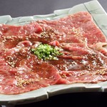 [Limited quantity] Specially selected sirloin yukhoe