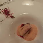 食堂セゾンドール - 肉料理は佐賀牛のイチボ。ビーツの香　引きで