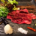 Koshitsu Shikiryouri Kurari - 土佐和牛炙り塩ステーキ
                        