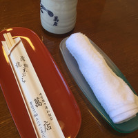 うらわのうなぎ 萬店 - お茶とおしぼりと箸