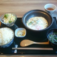 銀座　神籬 - 手こね煮込みハンバーグ定食(日替わりカルボナーラソース) 遠景