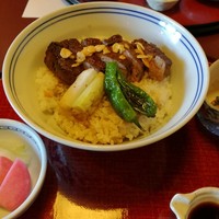 鰻割烹 伊豆栄 不忍亭 - 週変わりの、限定ランチ　千円　この時はステーキ丼