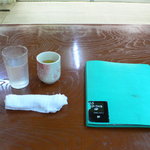 Kouma Doraibuin - お水とお茶とおしぼりが。