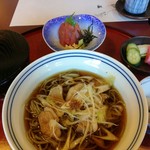 鰻割烹 伊豆栄 - ランチ　週がわりの限定　お願いして、お刺身別皿にしていただきました。千円