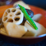 三吉 - 煮〆（にしめ）、莢隠元（さやいんげん）