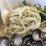 中華そば よしかわ - しじみそば　麺アップ