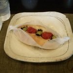 Panto Okashito Tanagokoro - オリーブとトマトのパン
