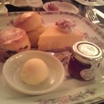 ザ ロビーラウンジ - スコーンと、ニューヨークのチーズケーキ