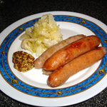 鶏の尾っぽ - ソーセージ・自家製酢キャベツ添え