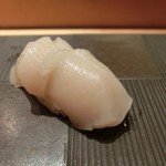 伊勢鮨 - ほたて（根室産）