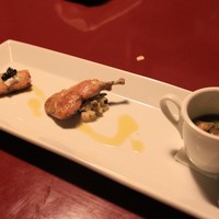 京都鴨川倶楽部 - 前菜3種盛り
                鮑もふんだんに入ってます。