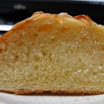 ベーカリー ブレリック - ブリオッシュ(断面)