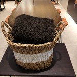 リンツ ショコラ ブティック＆カフェ - (内観)大テーブル席