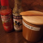 ハバネロ居酒屋 BOKUN - テーブル置きの調味料たち
