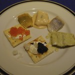 キャビアと、ニシン。おいしいスウェーデンな味です。