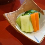 Shikigosai Kiwa - 海老天丼（1,400円）にしました。
                      小鉢，お味噌汁，お漬物付き。