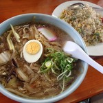 Tengu - H.28.12.16.昼 極楽ラーメン(醤油・野菜・肉) 800円税込・焼きめし 700円税込