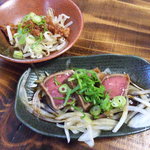 鉄火 - 大人定食の小鉢＆大山鶏タタキでございます