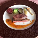 日和庵 - 和牛肉とカモのソテー　オニオンとケッパー風味のソース