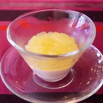 エサンス - ラム酒ババロワ　パイナップルジュレ