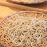 横濱蕎麦 傳介 - せいろ　水切り・〆、ともにとても良いです
