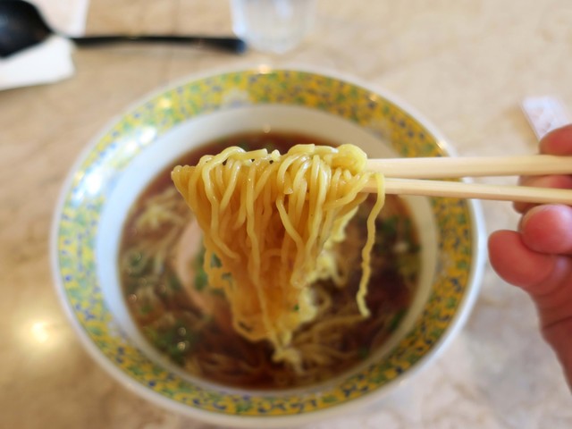 胡麻ラーメン マルホン胡麻油（旨辛醤油ラーメン）｜カップラーメン道