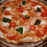 銀座ワイン食堂 パパミラノ - ピザ