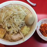 千里眼 - ラーメン麺半分 ヤサイ少な目 ニンニク・ショウガ・カラアゲ別皿で 730円 