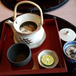 札幌 なだ万雅殿 - 吸い物海の幸土瓶蒸しです(2016年10月)。